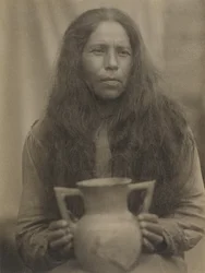 Cherokee-kvinna, ca 1929 (svartvitt foto)