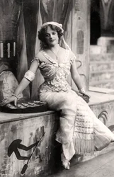 Madge Vincent, sångerska och skådespelerska, 1900-tal.