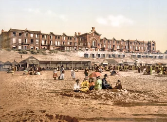 Hotel Orange från stranden i Scheveningen, pub. c.1900
