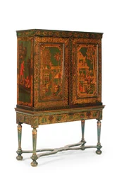 Samlarskåp på stativ, c.1700-30 (förgylld & grön Japanning) (se även 780666-7)