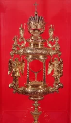 Monstrans, bärande Haarlem-märket för 1764 och möjligen tillverkarens märke, en genomborrad pastill (förgylld silver)