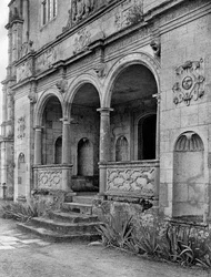 Loggian, Cranborne Manor House, Dorset, 1924-1926.