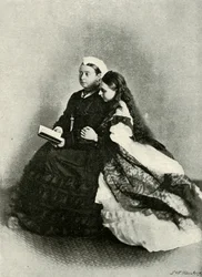 Hennes Majestät med prinsessan Beatrice, april 1871, c1897.