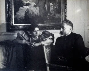 Porträtt av författaren Stephane Mallarme (1842-1898) och Paule Gobillard, brorsdotter av Berthe Morisot" Fotografi av Edgar Degas (1834-1917) 1896 sön. 0,29x0,37 m Paris, musee d