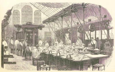 Silversmeder på jobbet på Christophle Flatware Factory i Paris, pub. 1875.