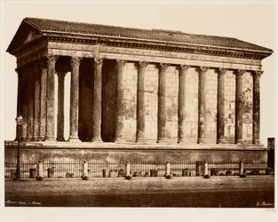 Maison Carrée i Nîmes