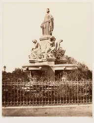 Nîmes, fontän