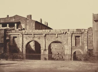 Nîmes. Augustusporten