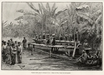 Batak-kvinnor, etnisk grupp på norra Sumatra, dunkar och städar ris. Gravyr av Riou för att illustrera berättelsen "ett år i Malaysia", av Jules Claine (1856-1939)