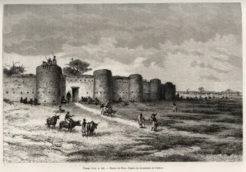 Staden Tiong-Gi (Tiong Gi, Mali), med sina befästningar och lertorn. Gravyr av Riou, för att illustrera historien ""Från Niger till Guineebukten"" av kapten Louis Gustave Binger (1856-1936), 1887-1889, i Le tour du monde, nouveau journal