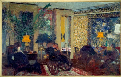 Vardagsrummet med tre lampor St Florentine. Interiör av ett vardagsrum i en lägenhet. I mitten sitter en man på en gungstol. Målning av Edouard Vuillard (1868-1940)