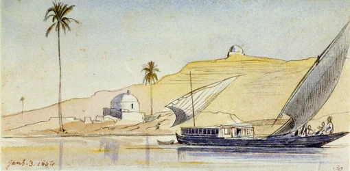 En stor egyptisk fellucca på Nilen (Egypten), framför de branta stränderna, med en palm och två vita marabouter, som accentuerar ökenaspekten av landskapet