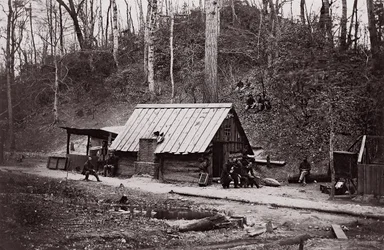 [En facklig station vid James River etablerad för att utvinna krut från konfedererade ..., 1864.
