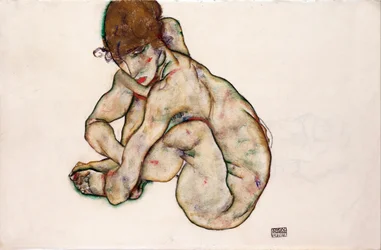 Hukande naken flicka - Schiele, Egon (1890-1918) - 1914 - Svart krita, Gouache på papper - 31,5x48,2 - Leopold Museum, Wien