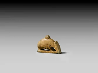 Amulett av en sugga (fajans)