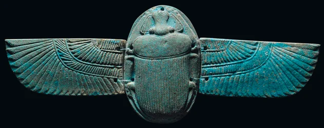 Egyptisk skarabé med vingar i fajans, ca 664-30 f.Kr.