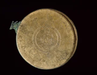 Interiör av en spegel med graverad figur av Harpokrates, lotusblommor och mytiska djur, 100 f.Kr. - 100 e.Kr. (gjuten brons med inskuren dekor)