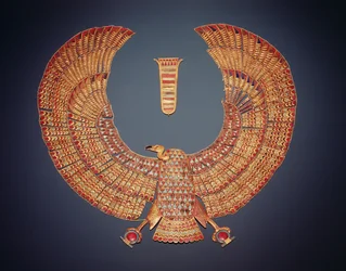 Krage i form av gamgudinnan Nekhbet, från Tutankhamons grav (ca 1370-1352 f.Kr.) Nya kungariket (guld inlagt med halvädelstenar) (se även 153789)