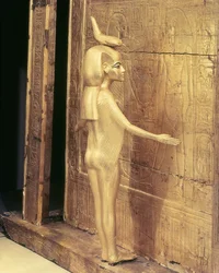 Detalj av Selket från Tutankhamons baldakinkista (ca 1370-52 f.Kr.) New Kingdom (förgyllt trä) (se även 59095)