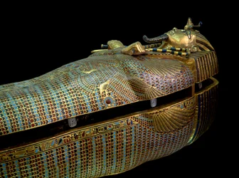 Egyptisk antikvitet: sarkofag från Tutankhamons skatt (Tutankhamon eller All-Ankh-amun)