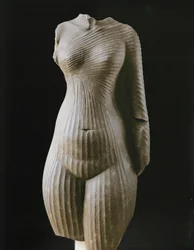 Kvinnlig torso, troligen Nefertiti, fru till farao ...