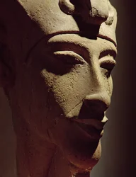 Amenhotep IV:s (Akhenatons) huvud (ca 1364-47 f.Kr.)
