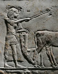 Horemheb plöjer mark på Iarus fält, relief från Horemhebs grav i Saqqara, detalj