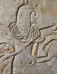 Horemheb med barn och tjänstemän (relief)
