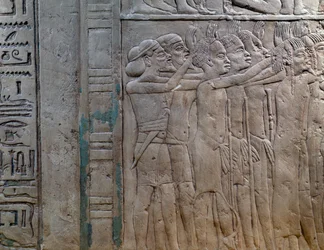 Prinsar från Nubien, Libyen, Syrien och Palestina kommer för att hylla kungen, basrelief i kalksten, från Horemhebs memfitiska grav i Saqqara, Egyptens civilisation, Nya riket, XVIII:e dynastin