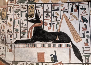 Anubis vid Nefertaris grav