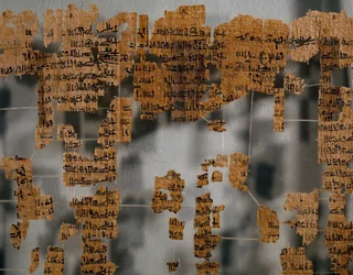 Fragment av Turinpapyrus, även känd som kungens papyrus eller kunglig kanonpapyrus, ca 41 x 170 cm, troligen från Ramses II:s regeringstid från Thebe, Egyptens civilisation, Nya riket, dynasti XIX
