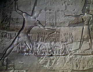 Libyska fångar, relief, yttervägg i den stora hypostylesalen, Amuns tempel, Karnaks tempelkomplex (Unescos världsarvslista)