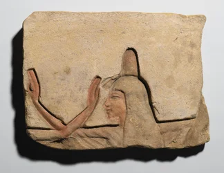 Skiva föreställande en kvinna med en rökelsestrut, New Kingdom, ca 1352-1336 f.Kr. (sandsten)