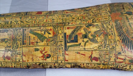 Detalj av det yttre kistlocket på mumin av Nesyamun, möjligen hittat i Deir El-Bahri, New Kingdom, ca 1100 f.Kr. (målat trä)