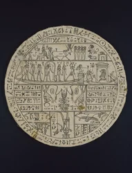 Amuletisk disk (hypocephalus) gjord för Tasheritenkhonsu, c.664-525 f.Kr. (linne och gips)