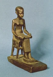Sittande staty av Imhotep