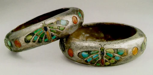 Queen Hetep-heres Is-armband (silver, turkos, lapis-lazuli, karneol)