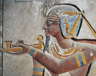 Egypten, forntida Thebe, kungarnas dal, målad relief av farao vid Ramses VI:s grav