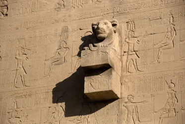 Egyptisk antik: lejonhuvudgargoyle, Hathors tempel, Dendera, Egypten
