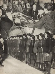Osoaviakhim. Illustration från USSR Builds Socialism, 1933.
