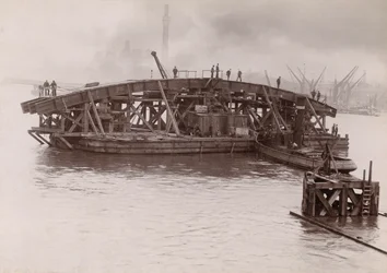 Konstruktion av Vauxhall Bridge, London, 1903-1904