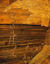 Soffbord i jugendstil, av Emile Galle (1846-1904), detalj med Galles signatur, Frankrike, 1900-talet