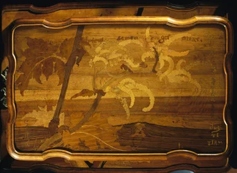 Palmer vid havet, infälld träbordsskiva, av Emile Galle (1846-1904), jugendstil, Frankrike, 1900-talet