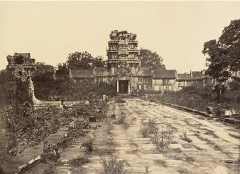 Great Pagoda West Gate av det första hägnet, 1866.