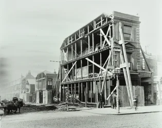 85 Stoke Newington Road: hörnet av Stoke Newington Road och Prince George Road, 1897