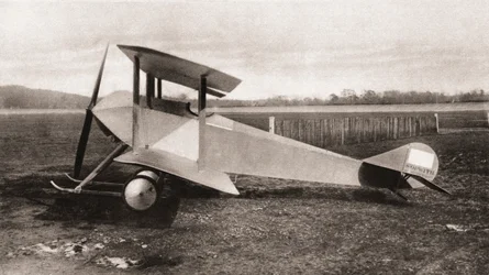 En Sopwith Tabloid, ensitsig scouttraktor tvåplan som användes under första världskriget, från The Illustrated War News, 1915