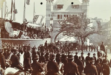 Blackwall Tunnel: släkting som prinsen av Wales, senare kung Edward VII, och prinsessan Alexandria närvara vid den ceremoniella invigningen av tunneln, 1897