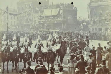Blackwall Tunnel: släkting som prinsen av Wales, senare kung Edward VII, och prinsessan Alexandria närvara vid den ceremoniella invigningen av tunneln, 1897
