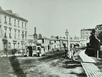 Kilburn Toll Gate vid södra änden av Kilburn High Road vid korsningen av Kilburn Priory, Camden Libraries, 1875