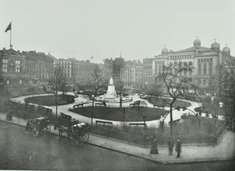 Leicester Square, Westminster LB: se nordost, 1896